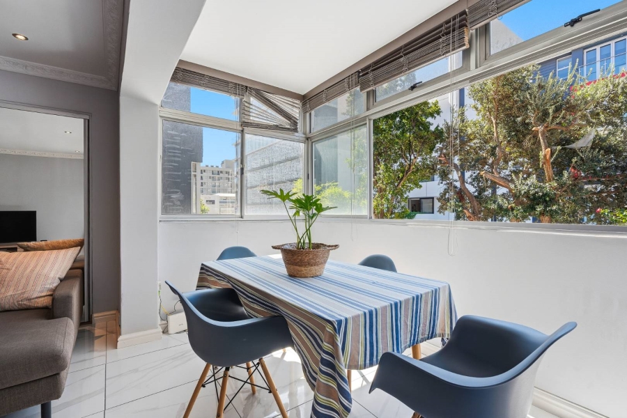 2 Bedroom Property for Sale in Sea Point Western Cape